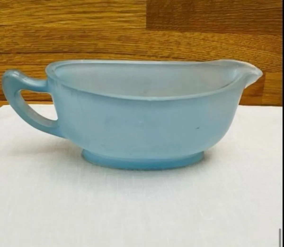 Pyrex gravy boat - Image 3