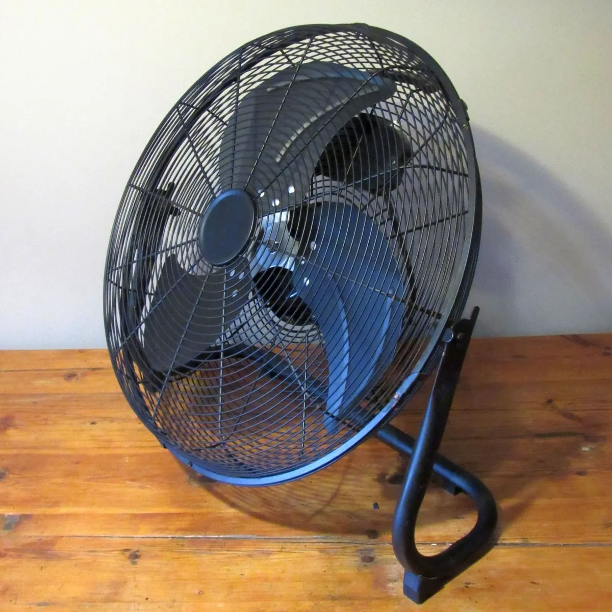 SilverCrest 45 cm Floor Fan – 3 Speed Industrial - Image 2