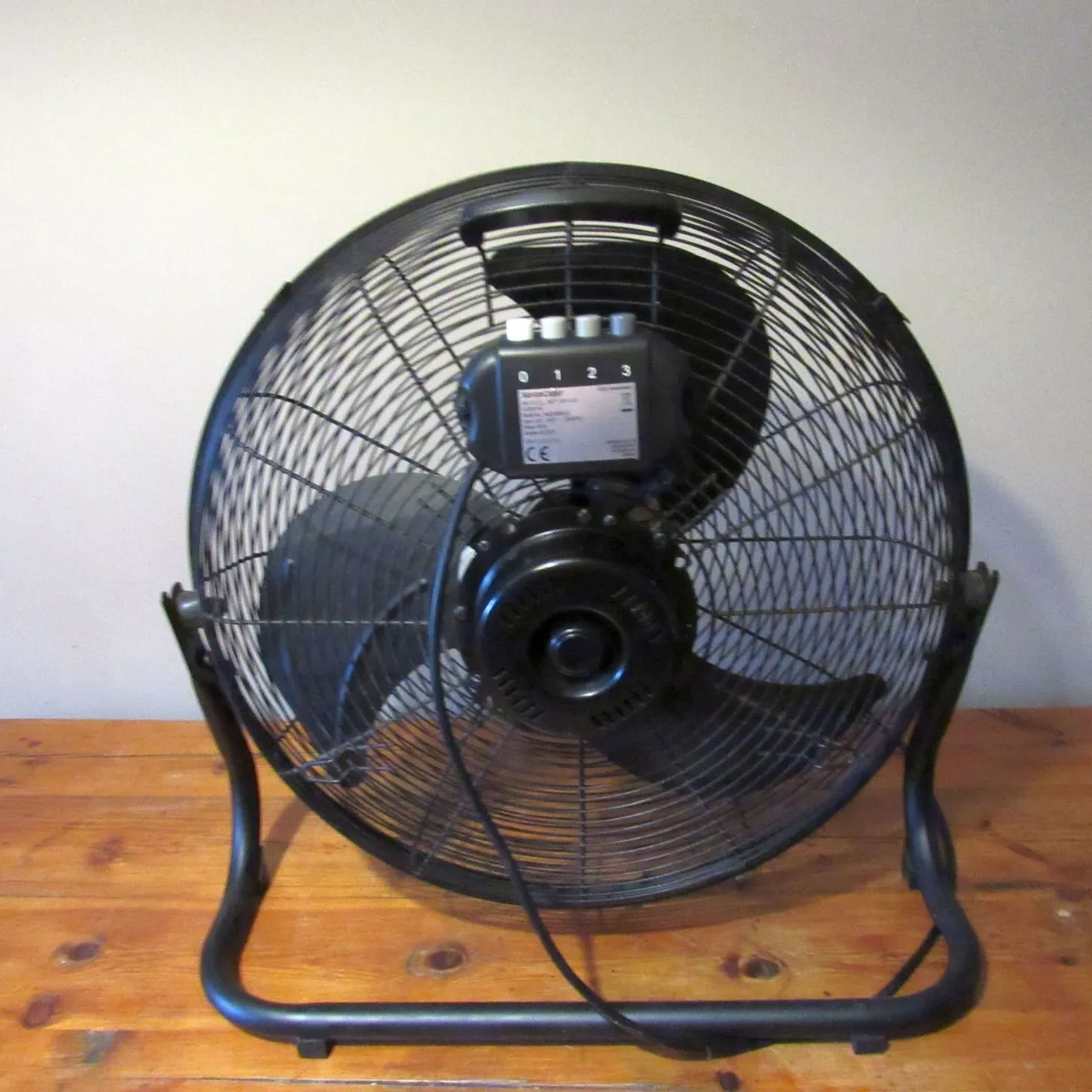 SilverCrest 45 cm Floor Fan – 3 Speed Industrial - Image 3