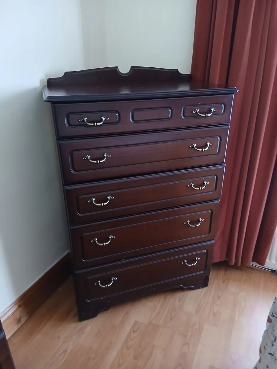 Bedroom suite - Image 2