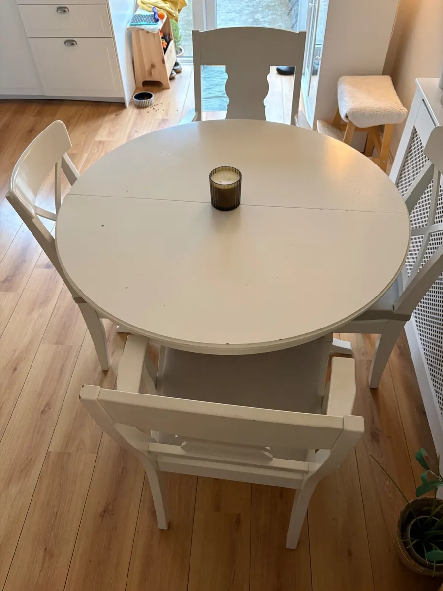 Kitchen table  & 4 chairs - Image 1