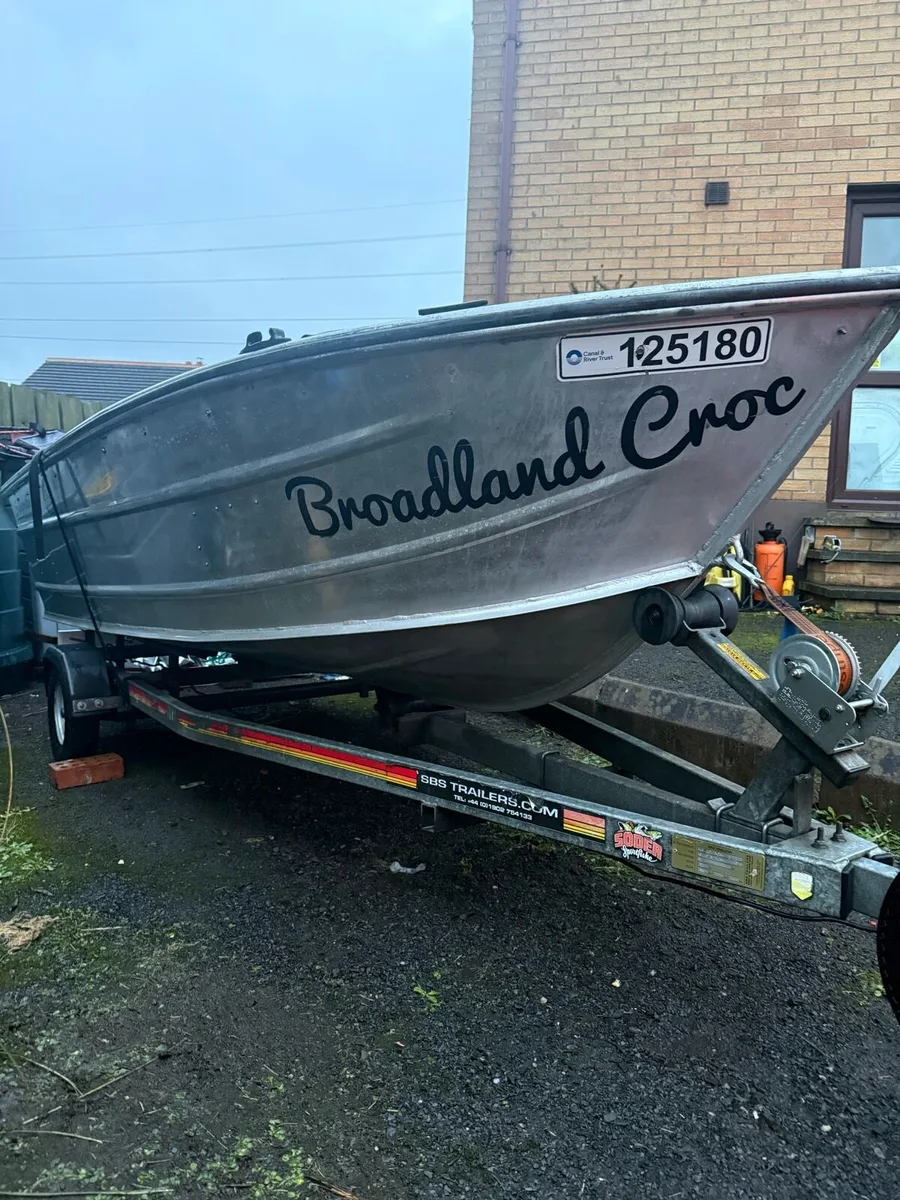 Fishing boat - Image 2