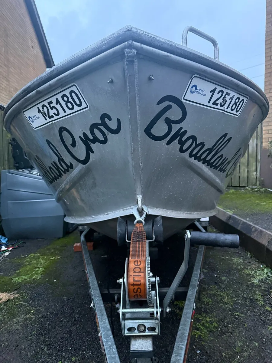 Fishing boat - Image 3