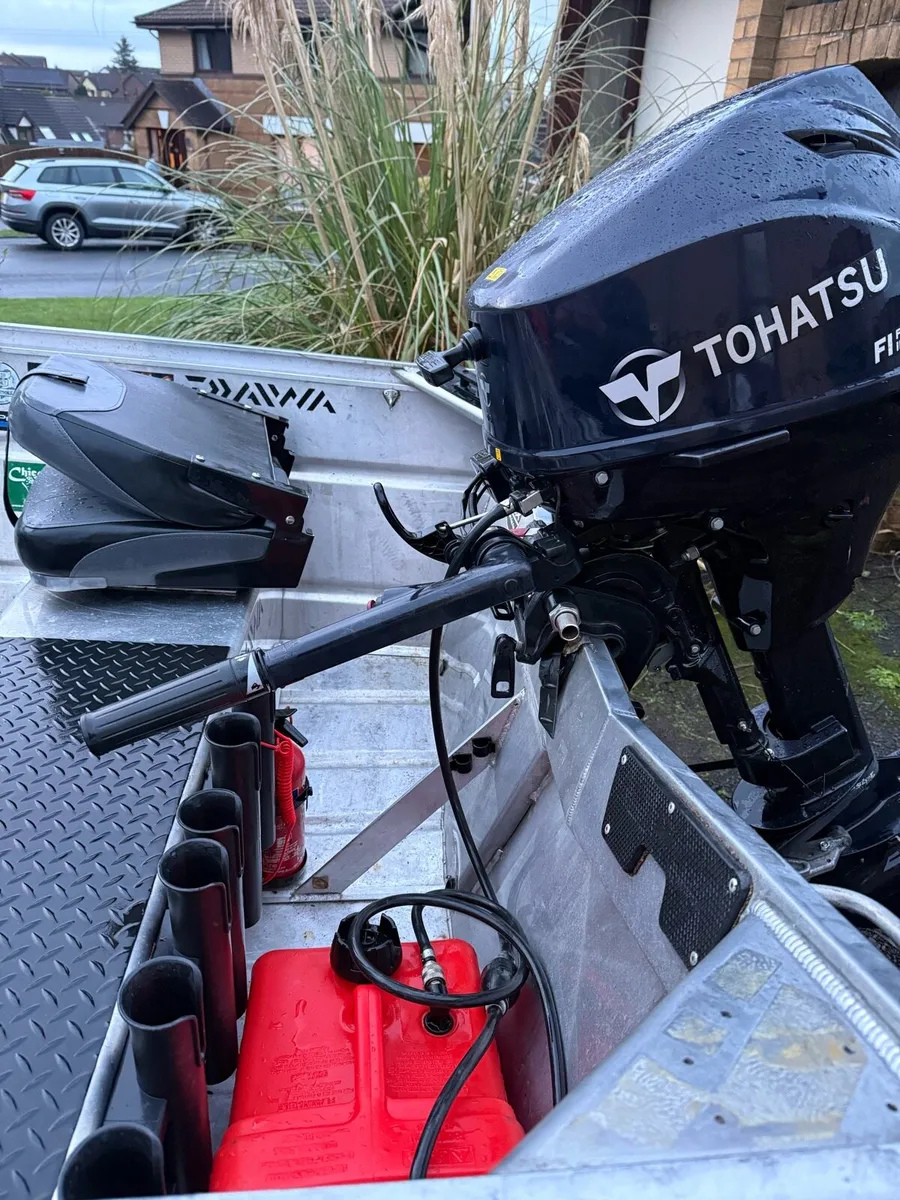 Fishing boat - Image 4