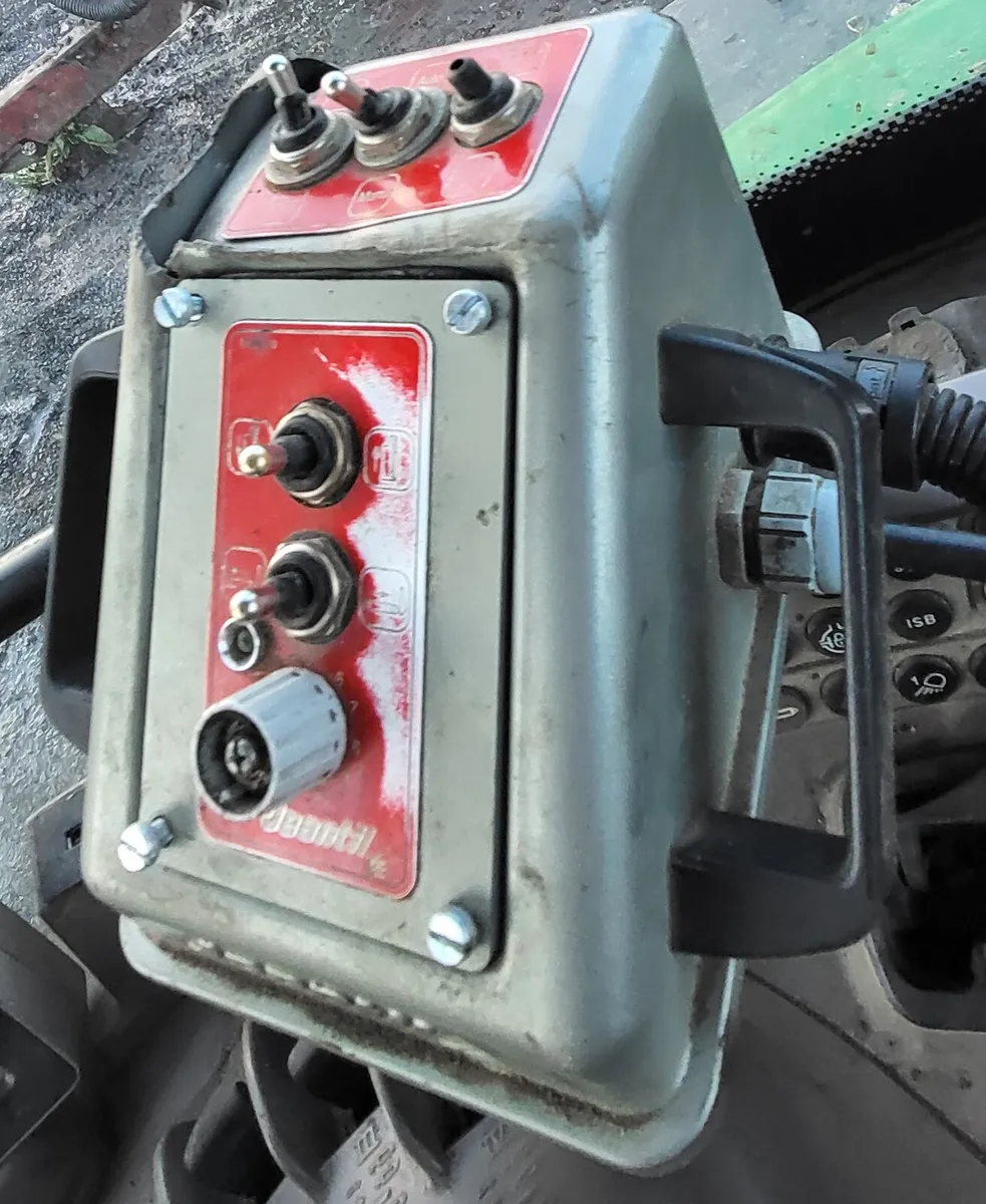 2017 Jeantil EVR 14-12 Spreader - Image 2