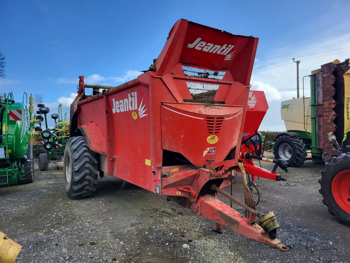 2017 Jeantil EVR 14-12 Spreader - Image 1