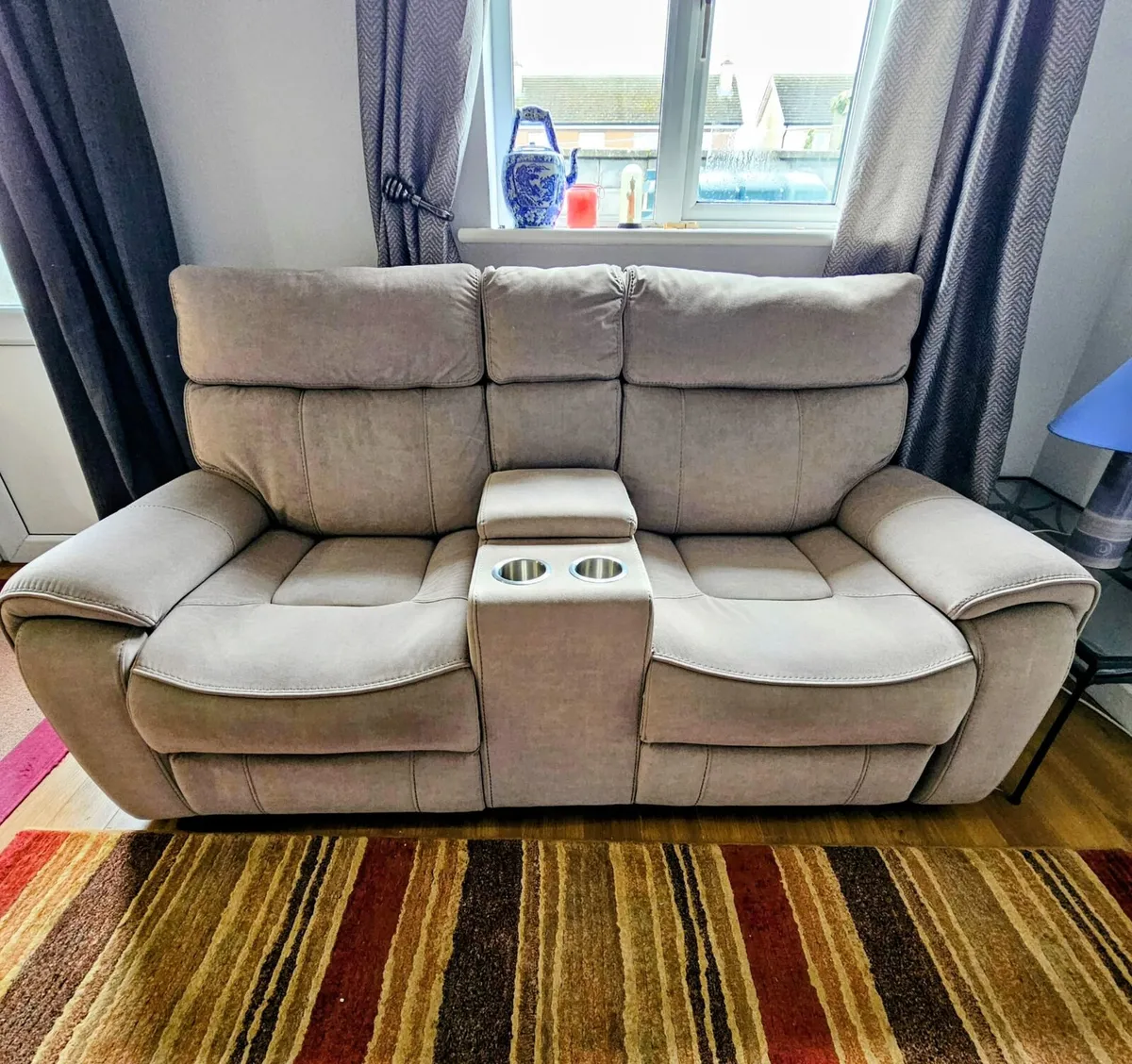 2 Seater Electric Recliners with dual USB - Image 4