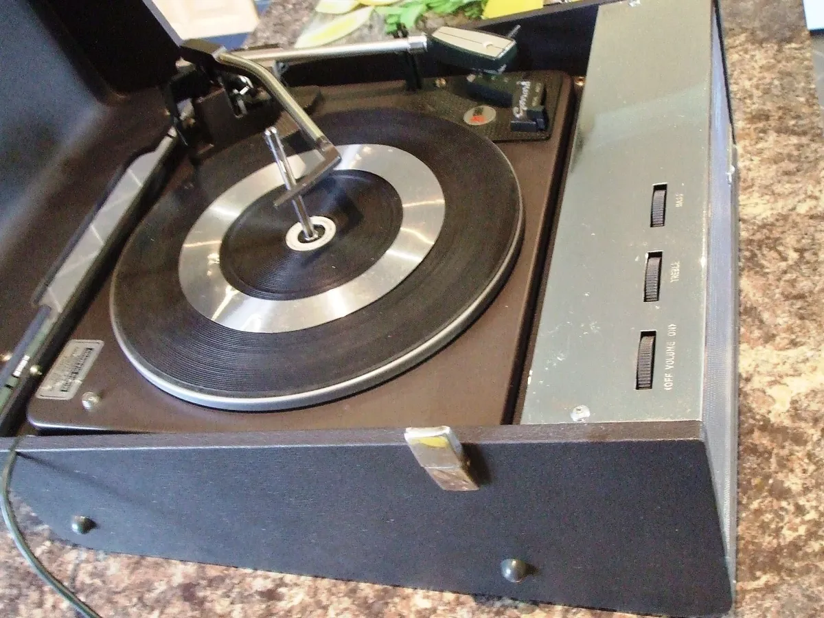 Dynnatron Record Player (Refurbished) - Image 4