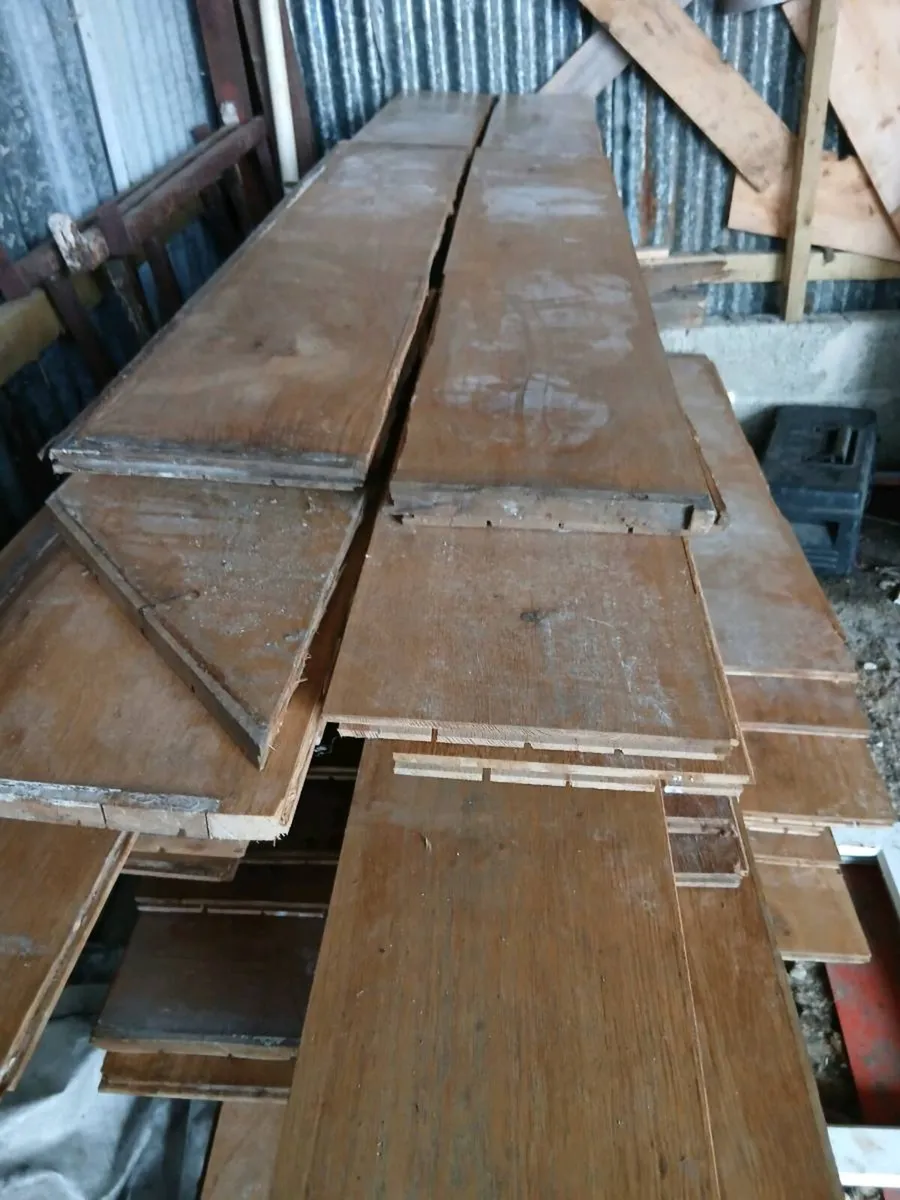 Solid reclaimed oak flooring - Image 2