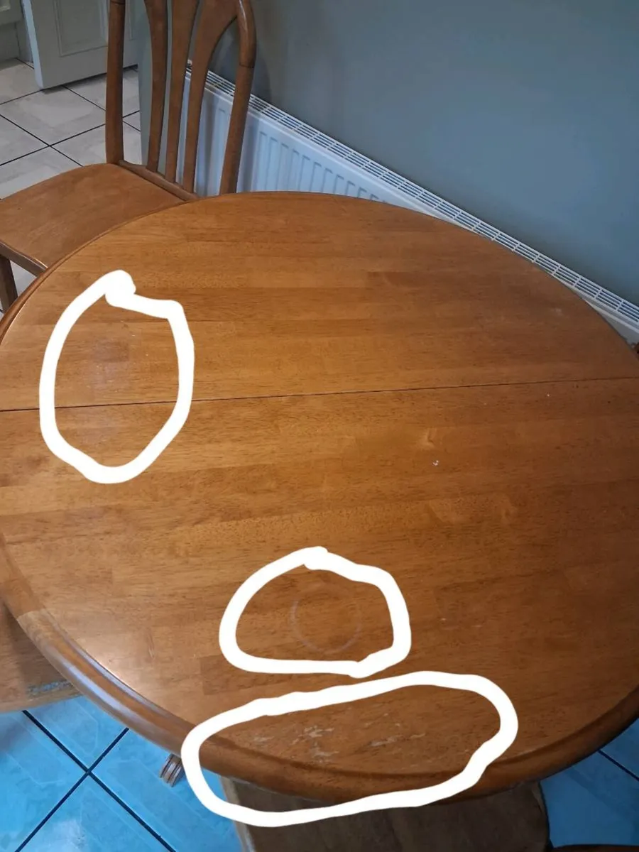 Round extendable dining table and 4 chairs - Image 4