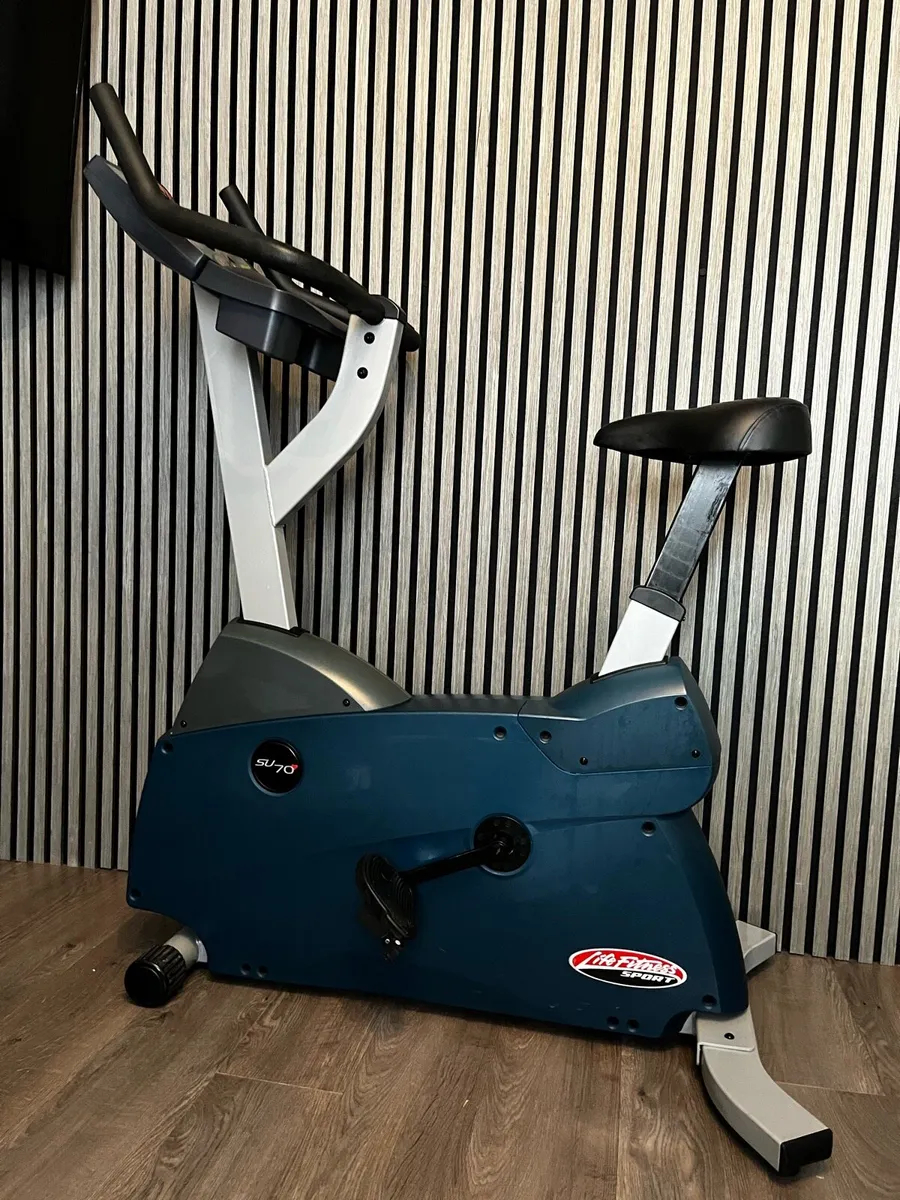 Life fitness commercial exercise bike - Image 3
