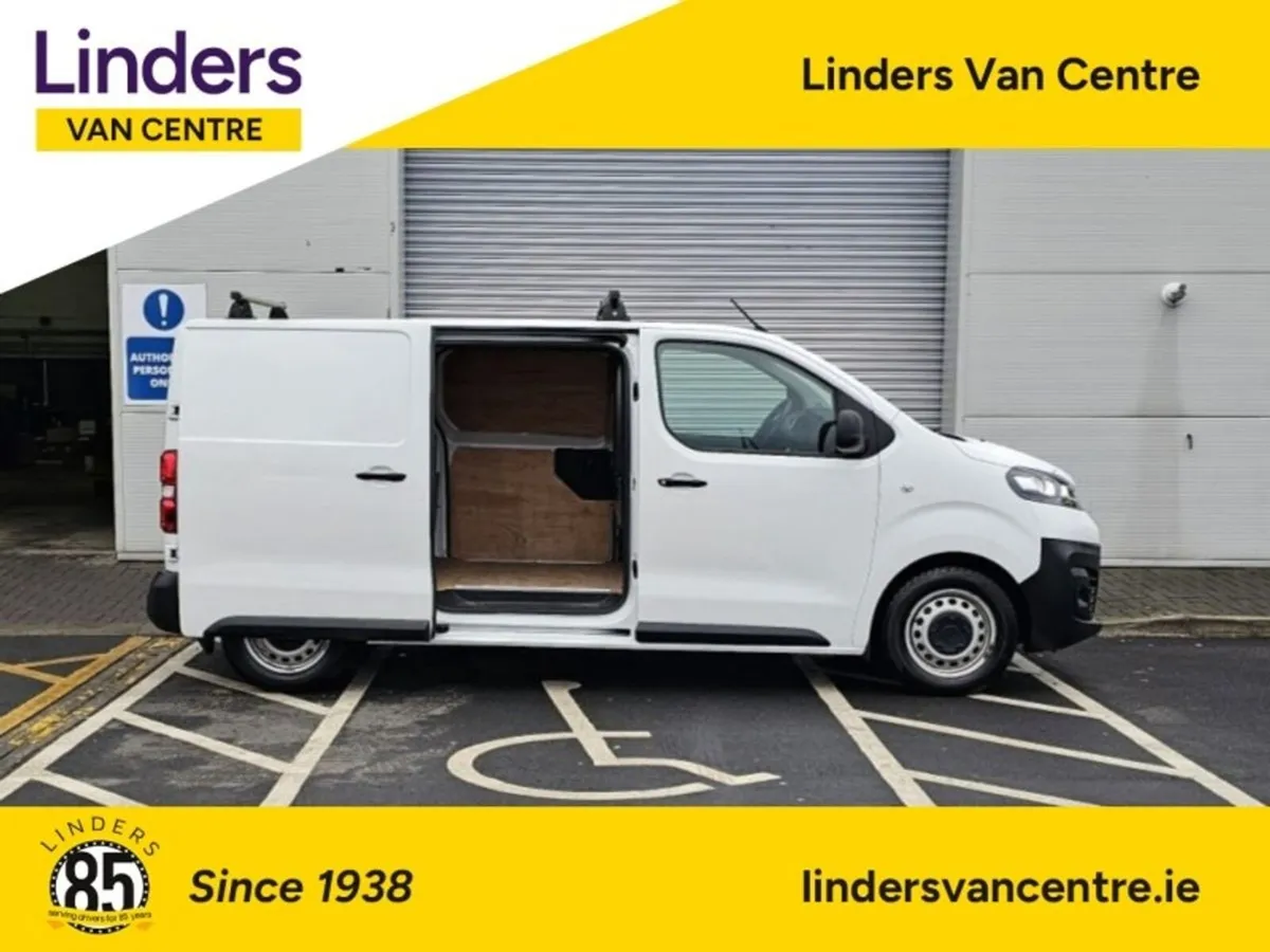 Opel Vivaro MWB - VERY CLEAN VAN - Image 4