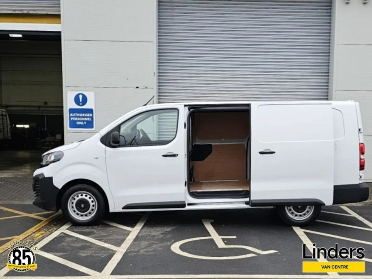 Opel Vivaro LWB EX DEMO - LOW KMS - Image 3