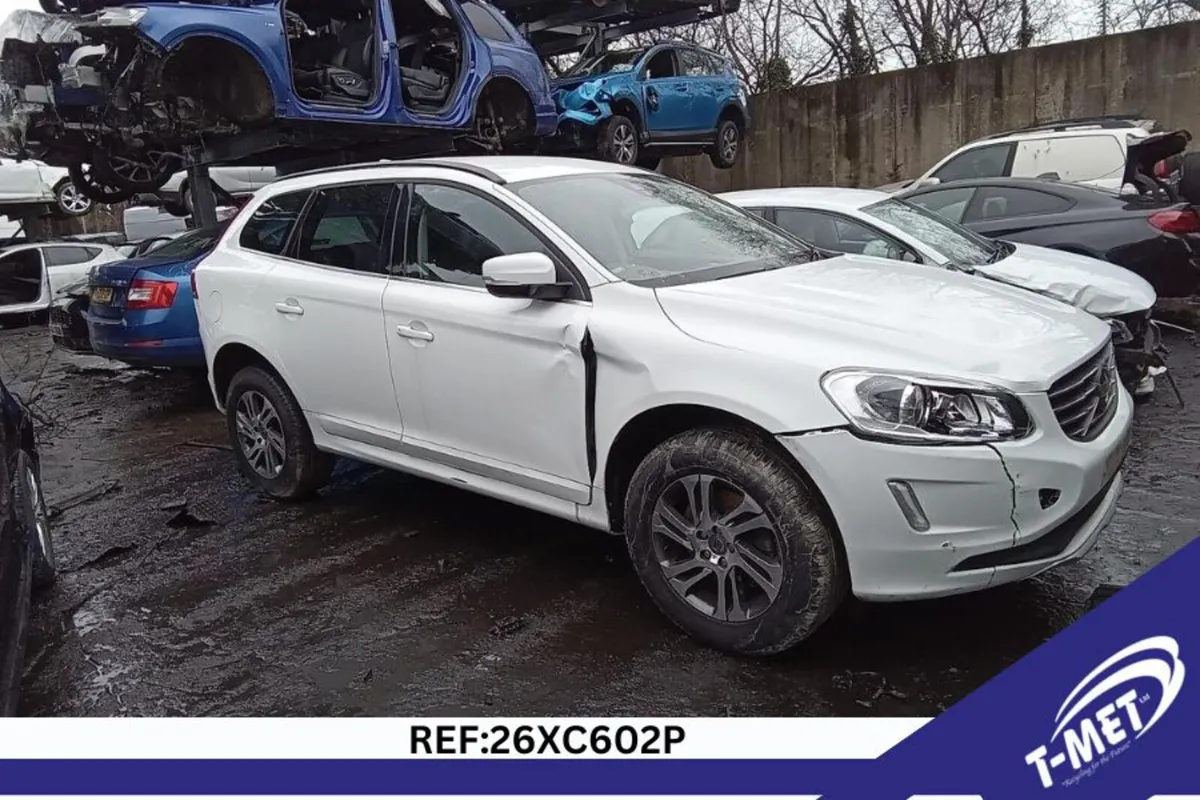 2013 VOLVO XC60 BREAKING FOR PARTS - Image 1