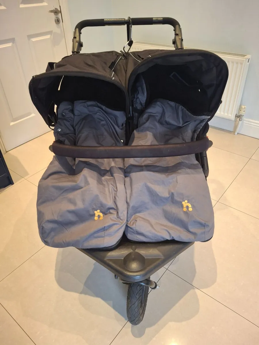 Out n about double buggy - Image 4