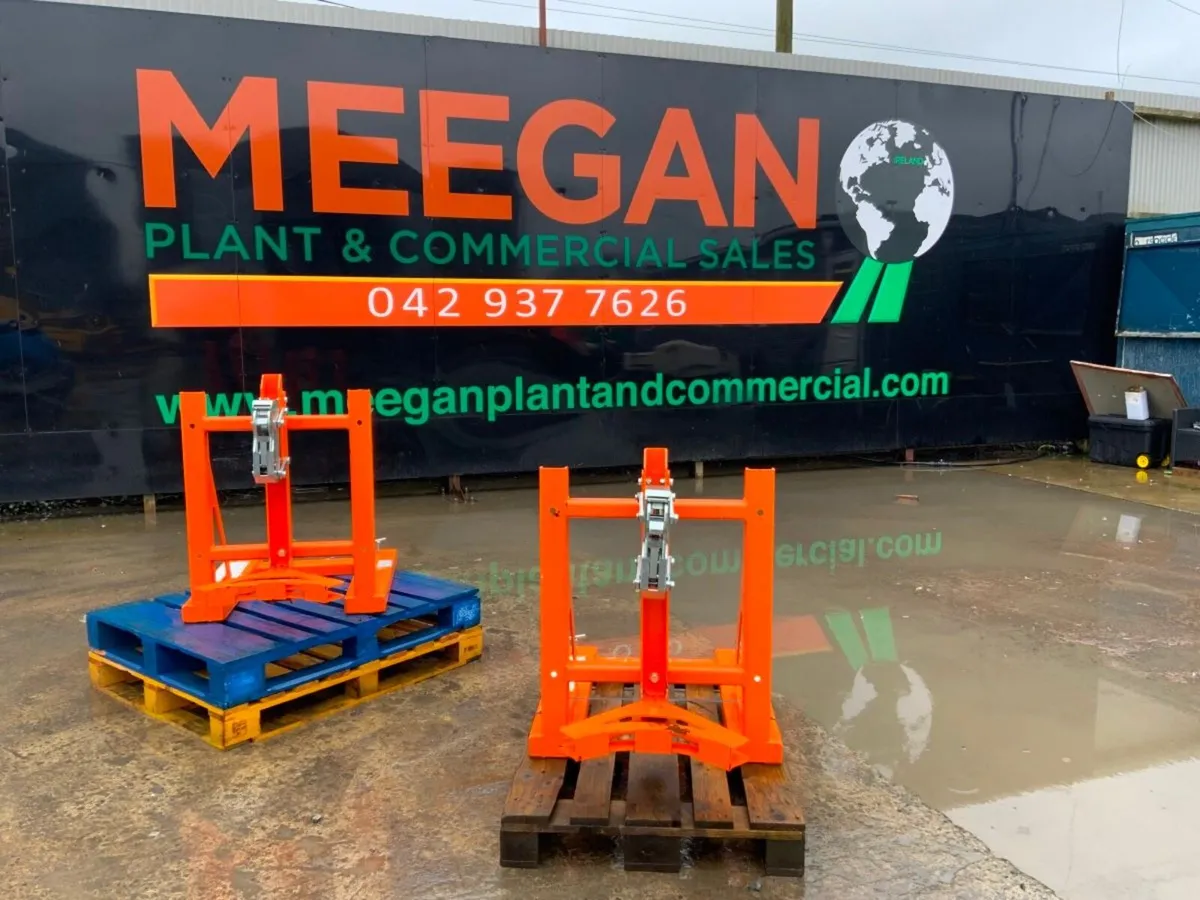 INVICTA 1RG-1 OIL DRUM LIFTING  ATTACHMENT....2073 - Image 1