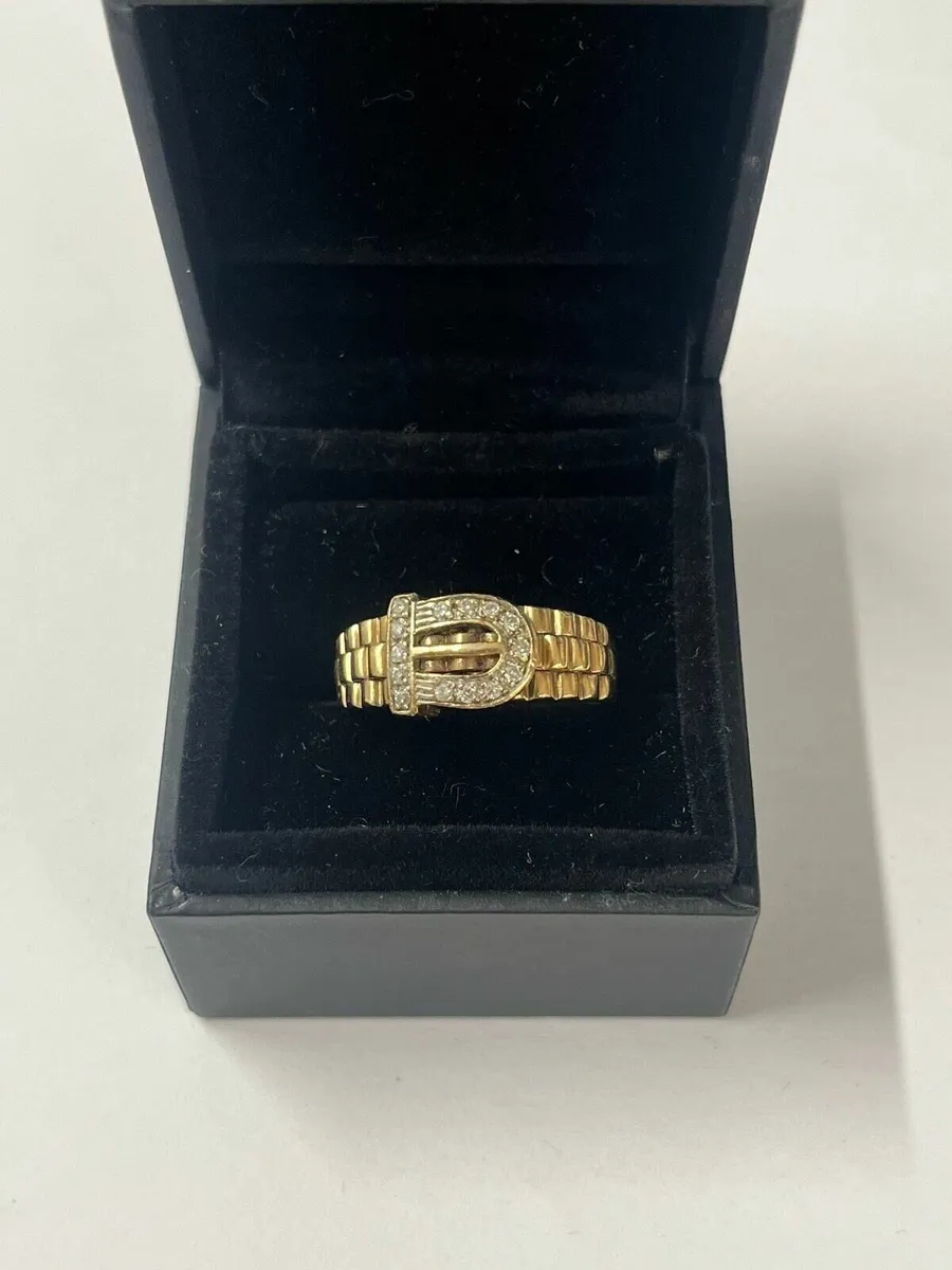 9k gold Cz ring. - Image 1