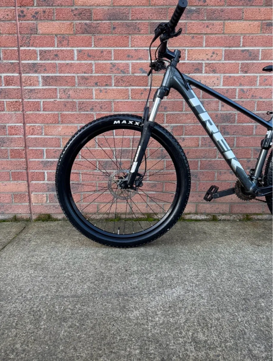 Trek Marlin 5 29” MTB - Image 4