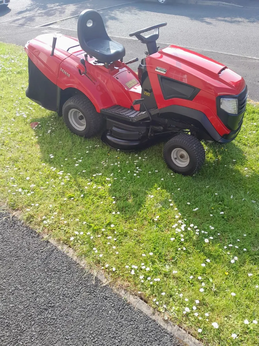 Mountfield petrol ride on lawnmower - Image 1