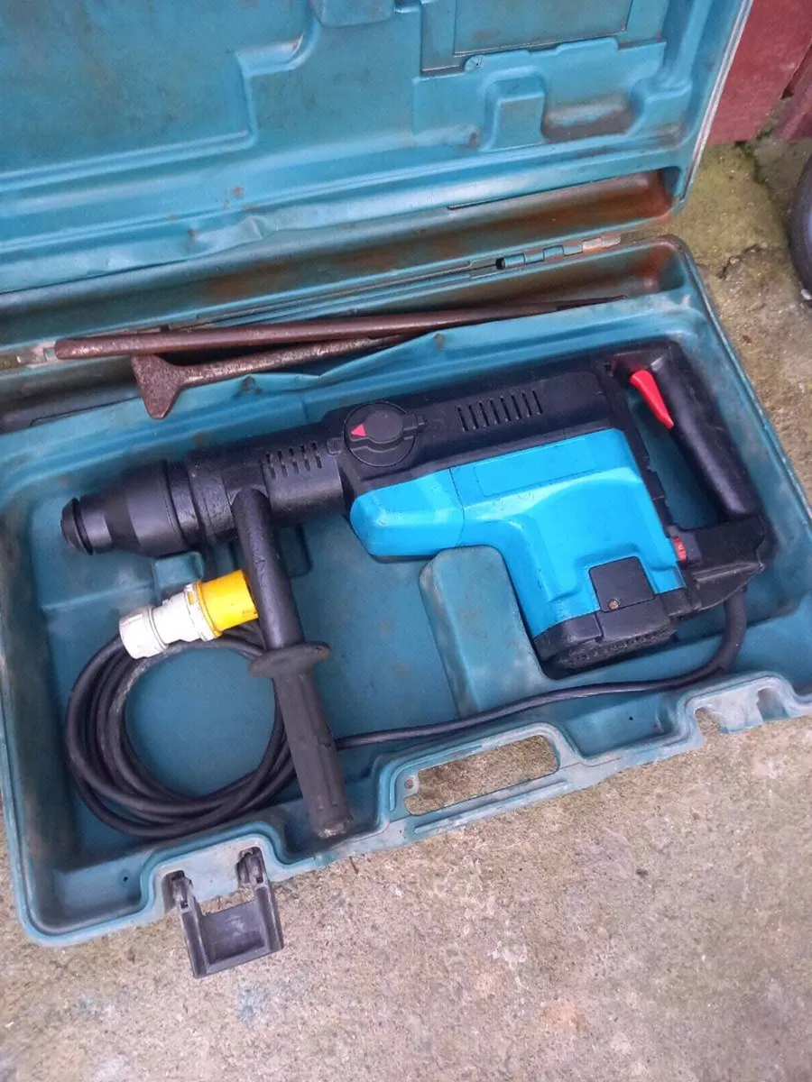 Makita SDS Max Hammer Drill - Image 2