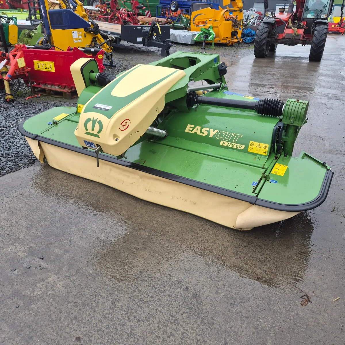 Krone Easycut F320CV Pull Mower - Image 2