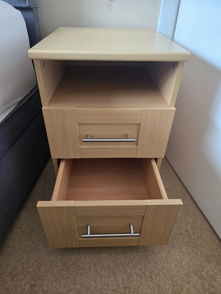 2 matching bedside lockers - Image 3