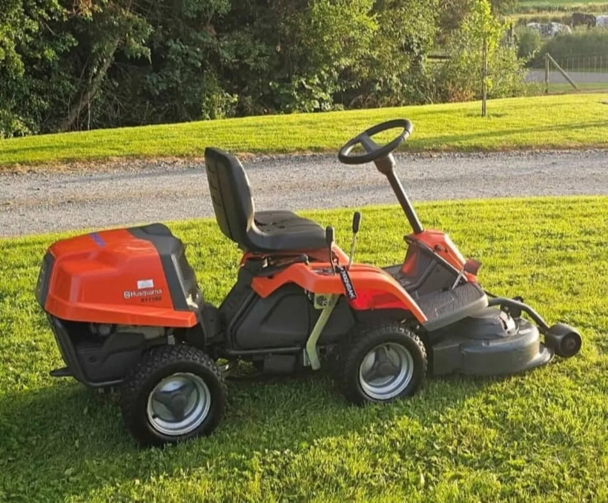 Husquvarna rider petrol ride on lawnmower - Image 4