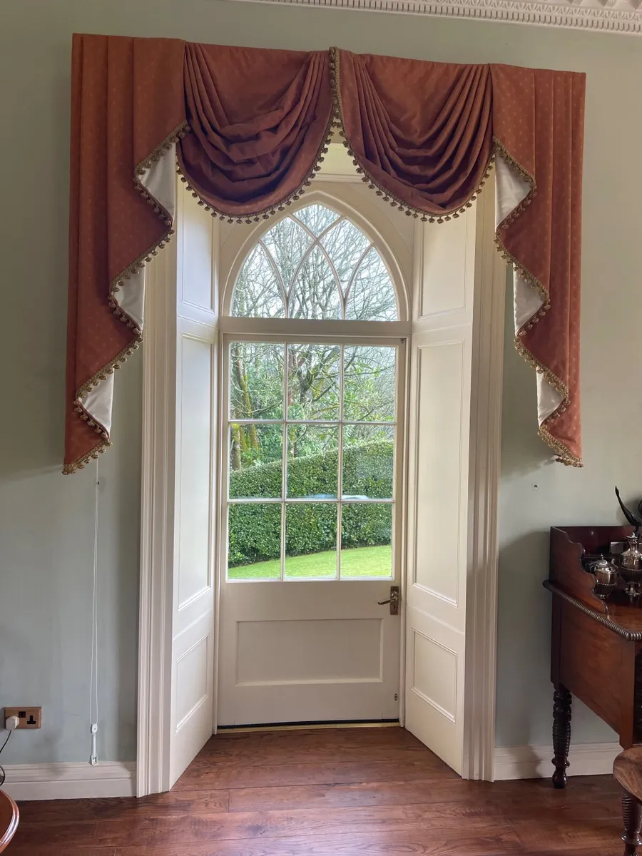 Curtains, pelmets,swags and tails - Image 1