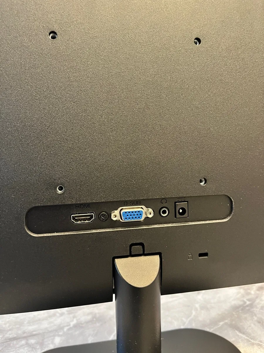 AOC 21.5" FHD Flat Monitor - Image 3