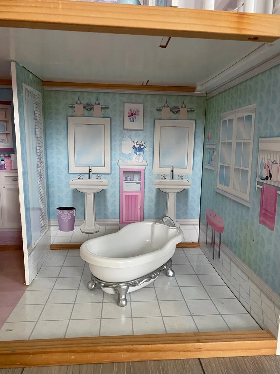 Wooden Dolls House - Image 3