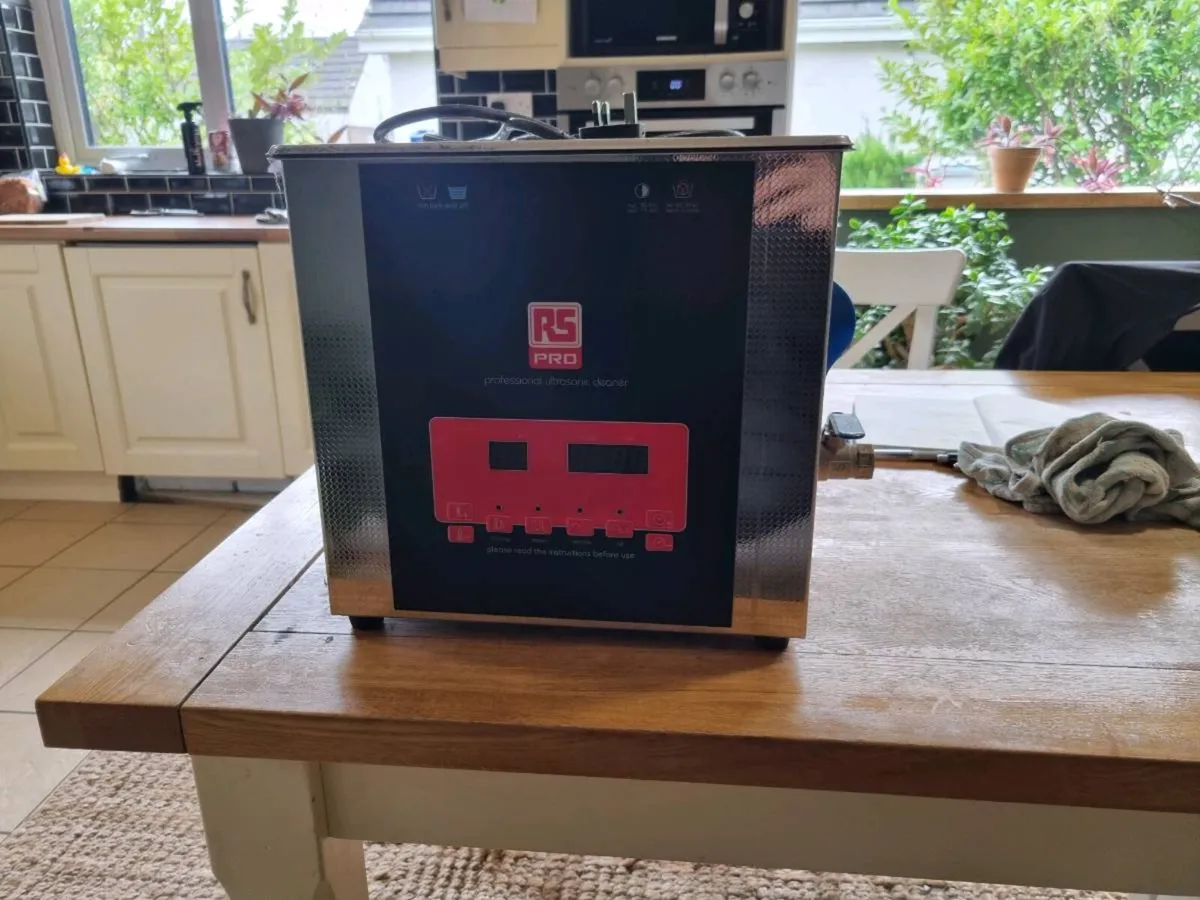 Ultrasonic cleaner - Image 1