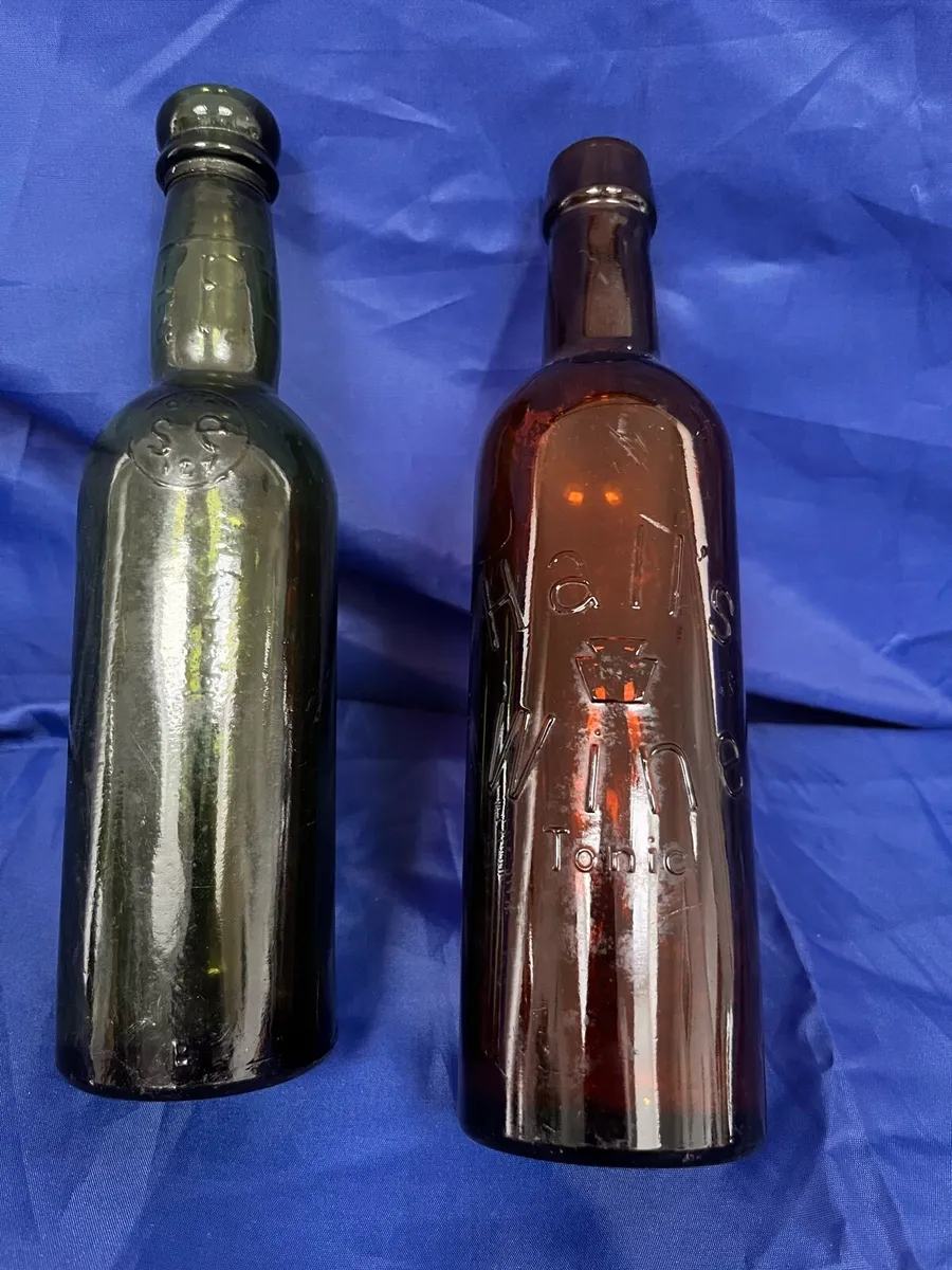 Antique bottles - Image 1