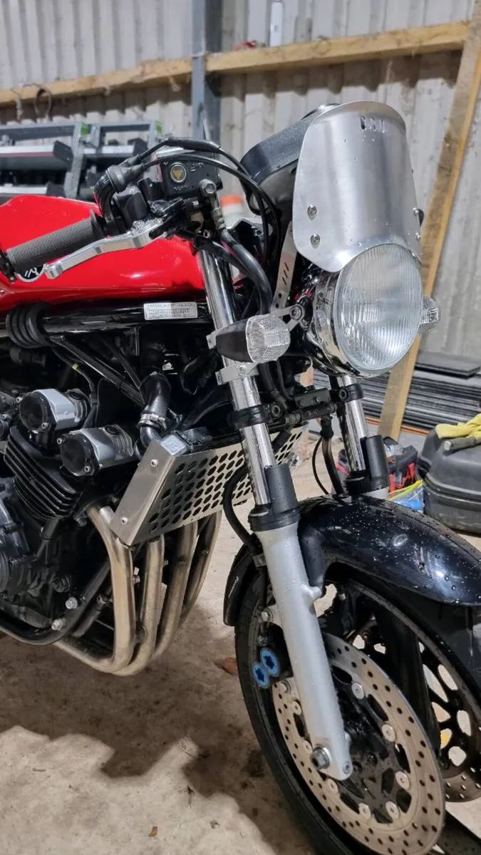 Yamaha fzs 600 - Image 3