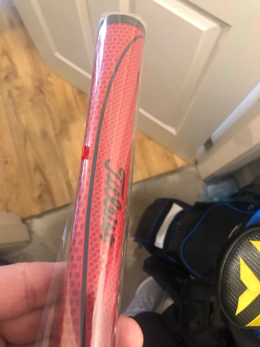 Titleist Scotty Cameron Putter Grip - Image 3