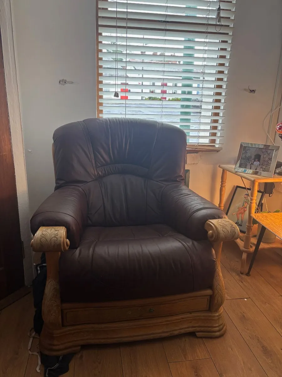 FREE 3-piece sofa set - Image 3