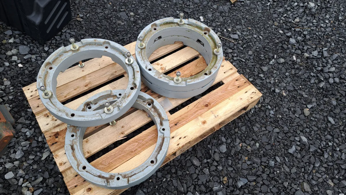 MASSEY FERGUSON 50KG WHEEL WEIGHTS, WITH BOLTS - Image 1