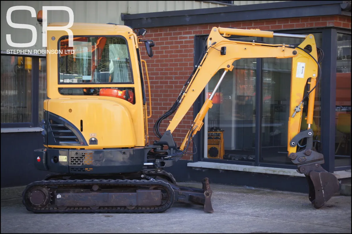 2018 Hyundai Robex 25Z - 9   ( 27Z-9 ) - Image 2