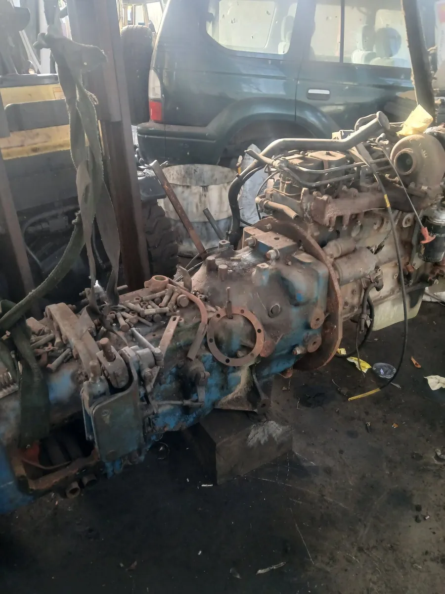 Cummins BT6  ford 8700 transmission