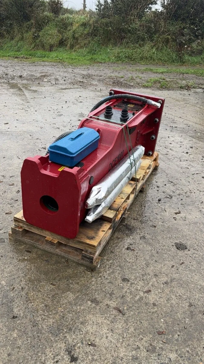 Silenced 12 - 16 ton rock breaker - Image 1