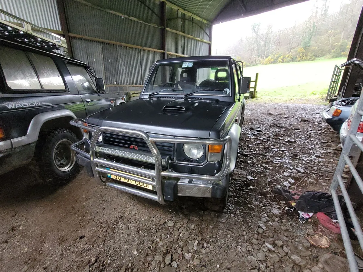 2 x Mitsubishi pajero 1989 1990 - Image 2