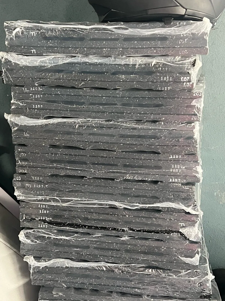 NEW SPECKLED EASY CLEAN GYM FLOORING - Image 2