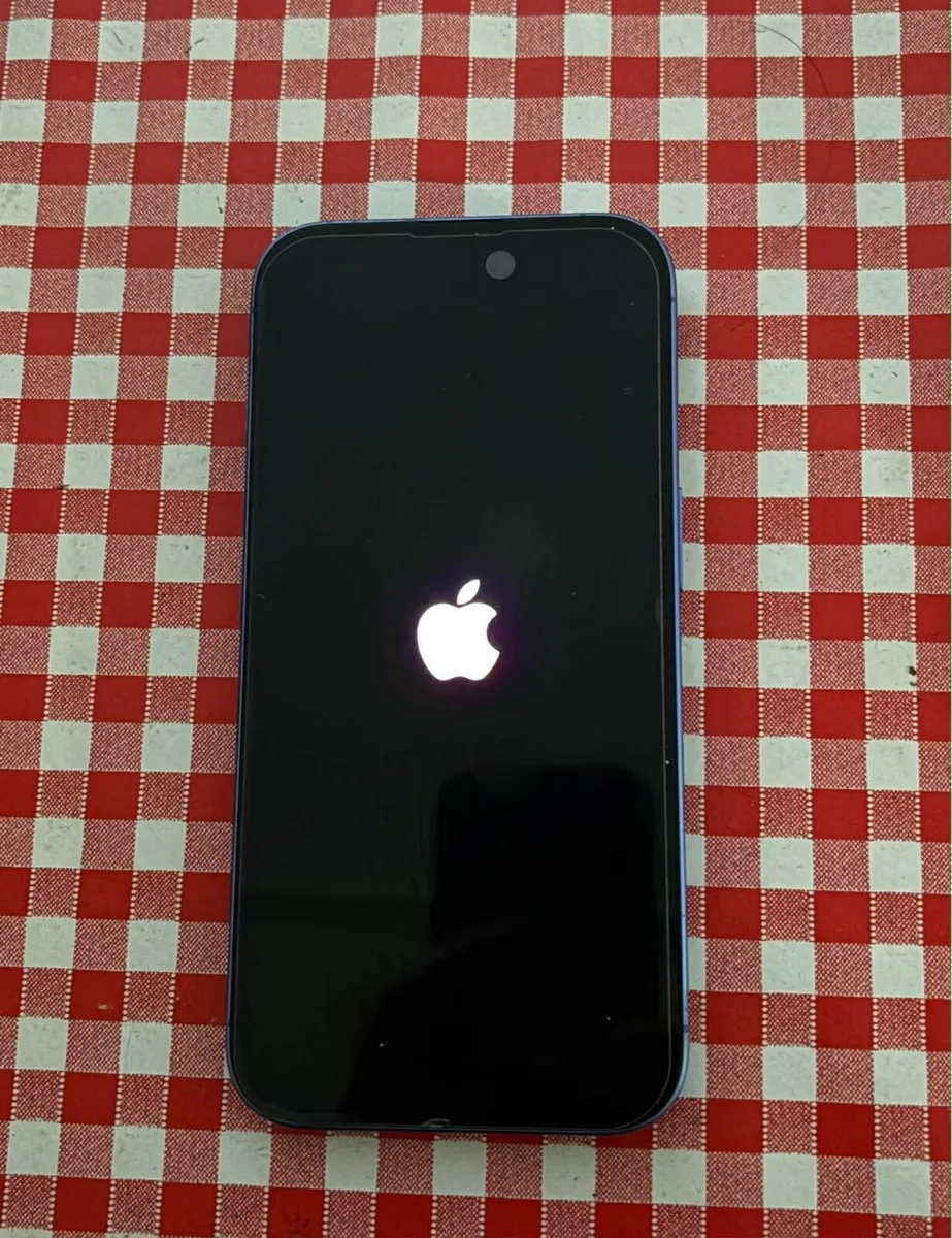 iPhone 16 - Image 1
