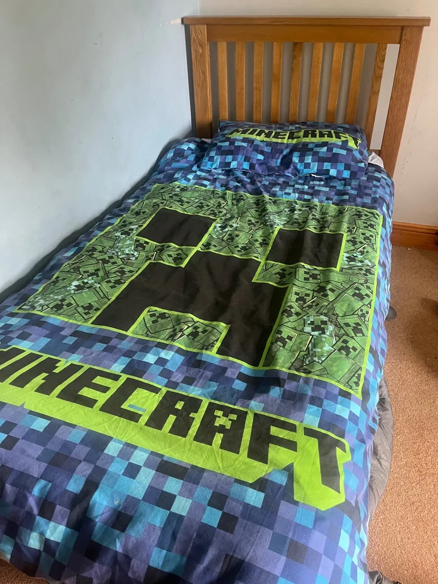 Single beds x 2 - Image 1