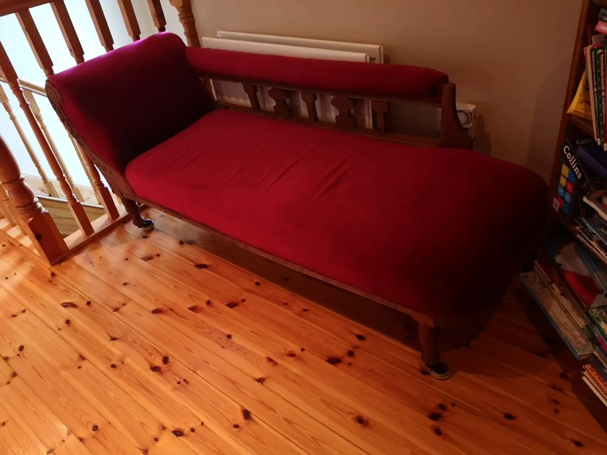 Antique Chaise Longue - Image 1