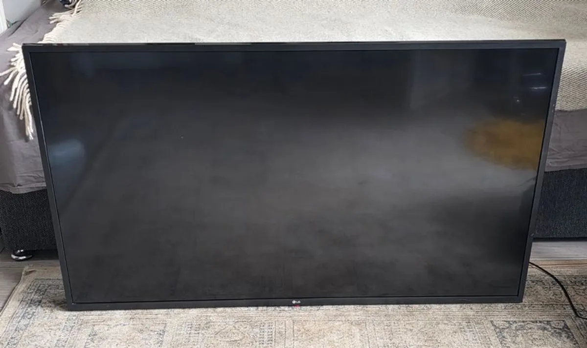 Lg 50" Tv - Image 2