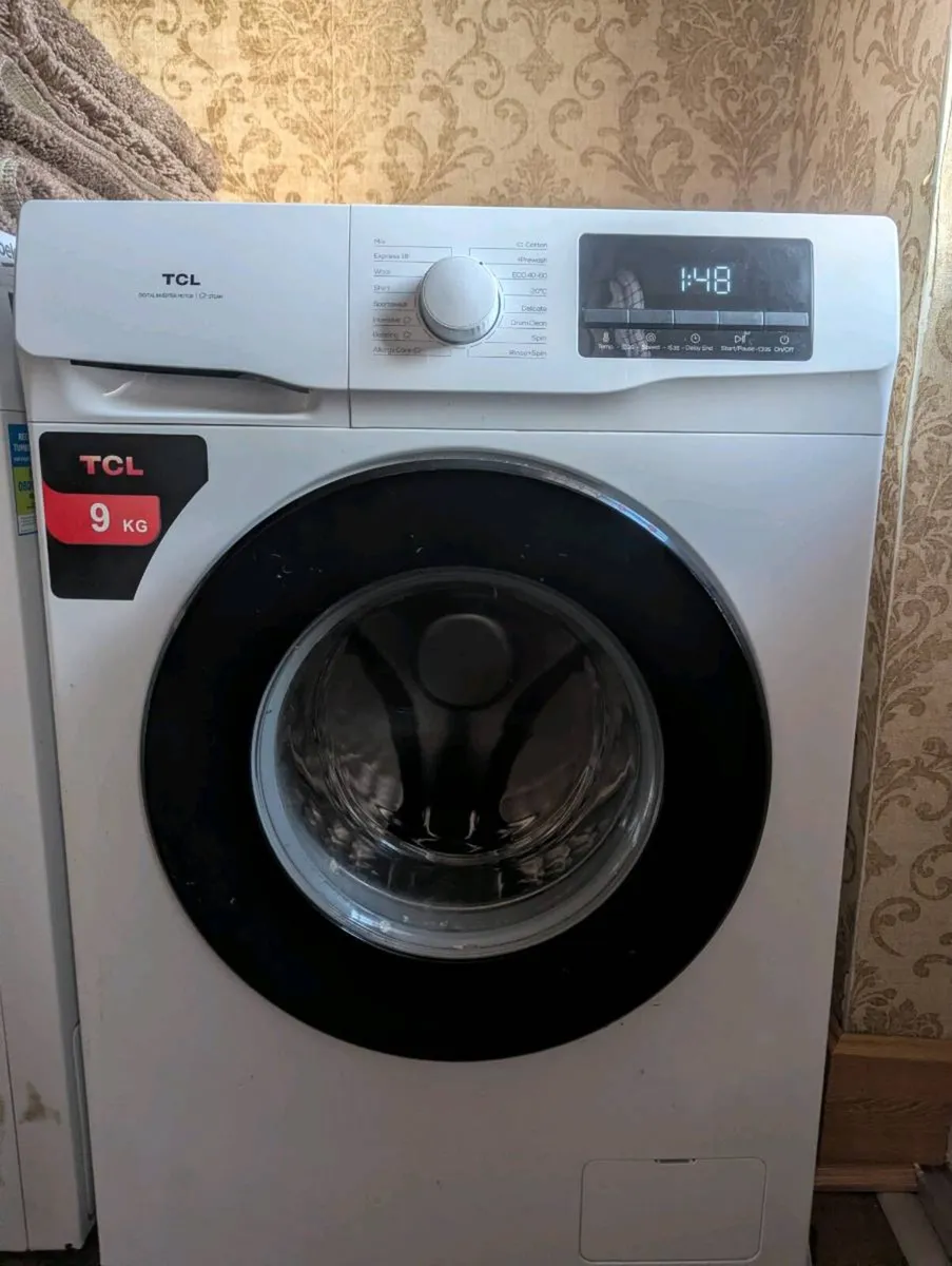 Washing machine - Image 1