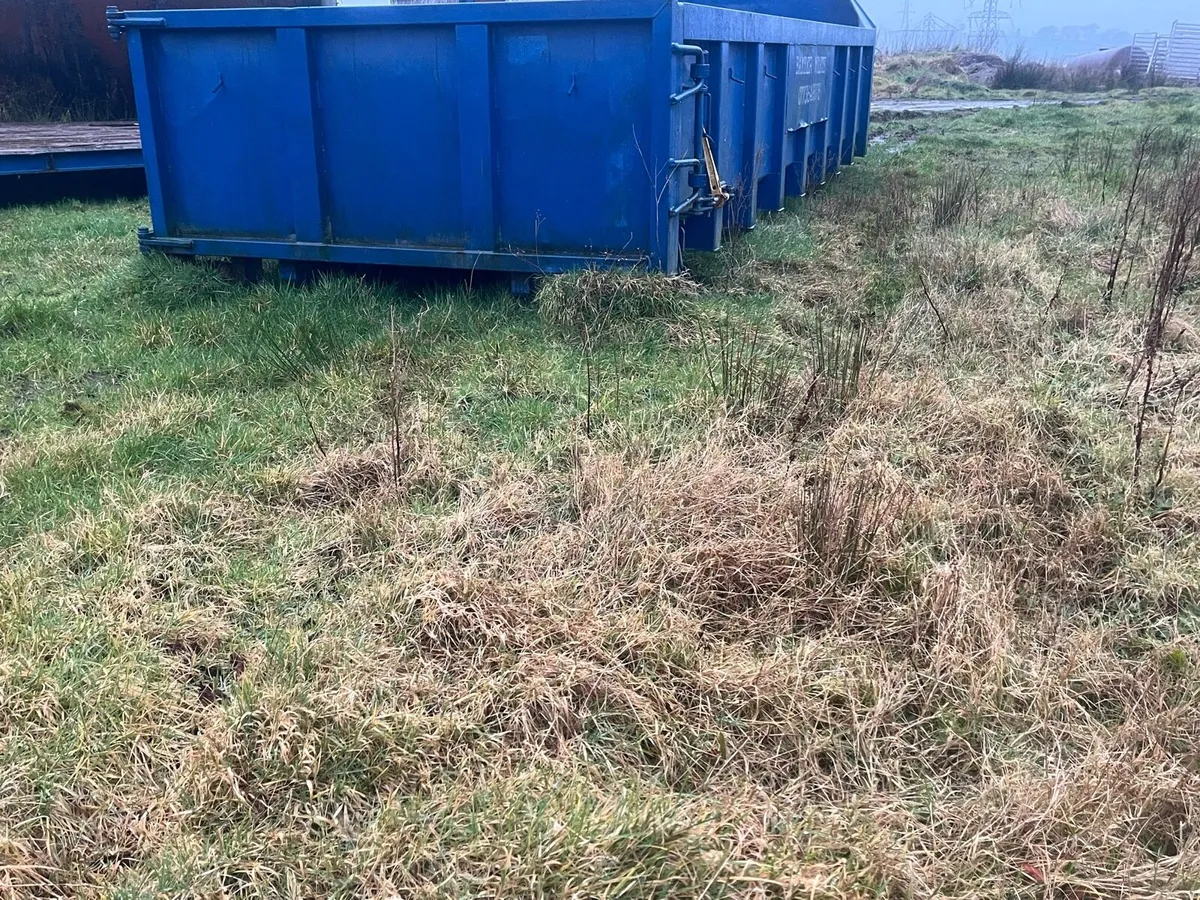 Roll On Roll off Skips / Builders Skip / Flatbed - Image 4