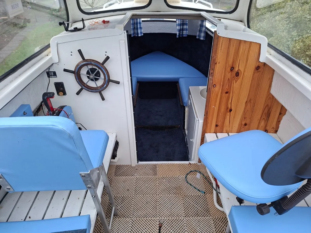 Hardy 18 Ft Navigator + Trailer & Outboard - Image 2