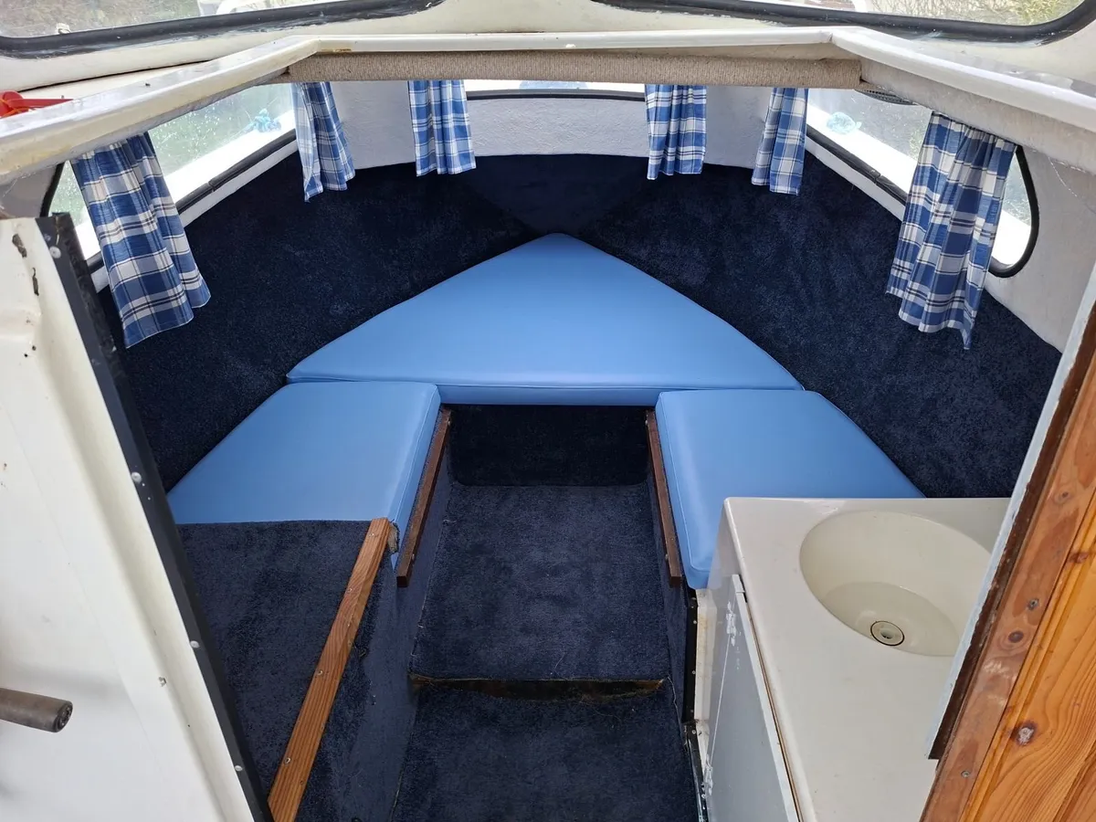 Hardy 18 Ft Navigator + Trailer & Outboard - Image 3