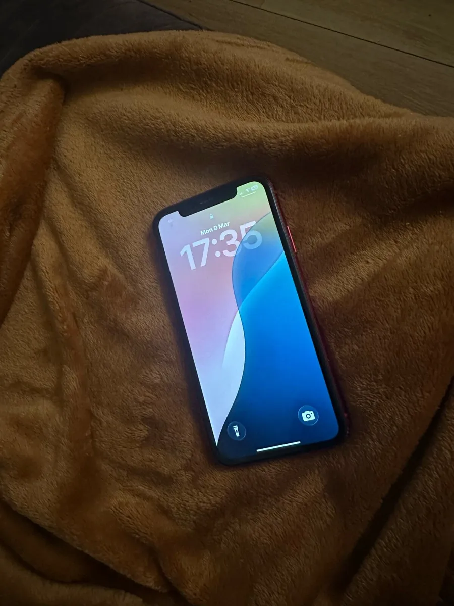 iPhone 11 - Image 3